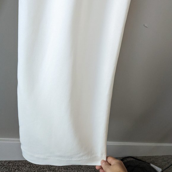 NEW SAYLOR Krysta Feather Straight Leg Jumpsuit - Picture 9 of 11